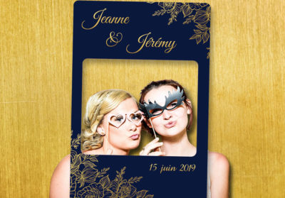 cadre photobooth mariage bleu nuit fleurs dorées