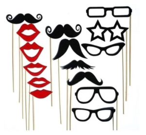 kit-accessoires-lunettes-bouches-moustaches-photobooth